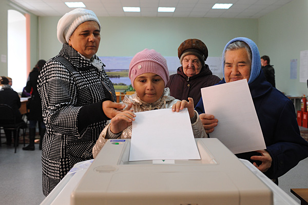 Жительницы Рязани на выборах губернатора области. Фото: Александр Рюмин (ИТАР-ТАСС)