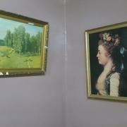 Картины в кухне дома по ул. Введенского, д. 15, корп. 3