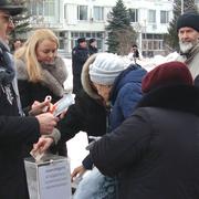 Сбор средств в поддержку политзаключенных на митинге памяти Бориса Немцова в Самаре