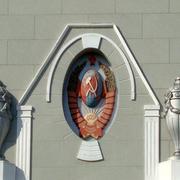 Зауженный герб СССР на здании Управления Куйбышевской железной дороги построенное в 1927г (Самара)