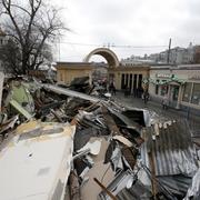 Разрушенные торговые павильоны. Фото: Reuters/Forum